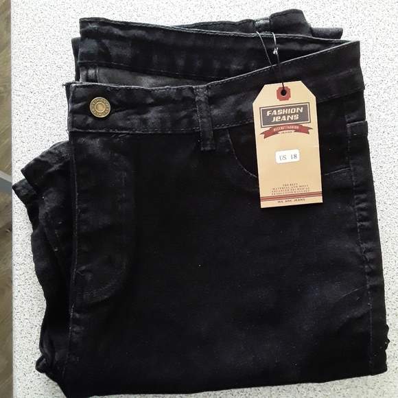NWT Size 18 Black Jeans - Picture 2 of 5